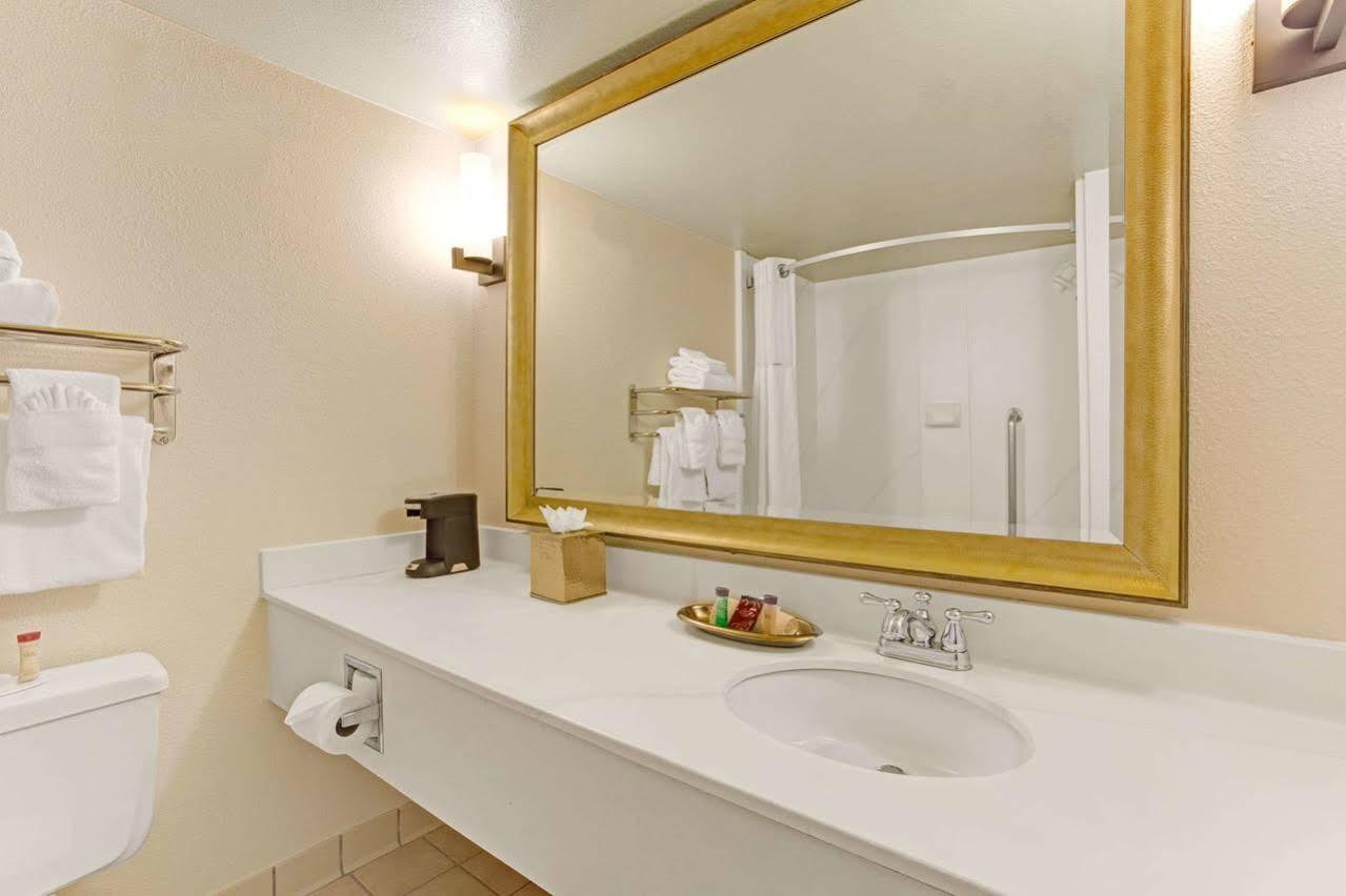 เดลตา โฮเทล เดนเวอร์ นอร์ทเกล็นน์ Hotel นอร์ธเกลนน์ ภายนอก รูปภาพ
